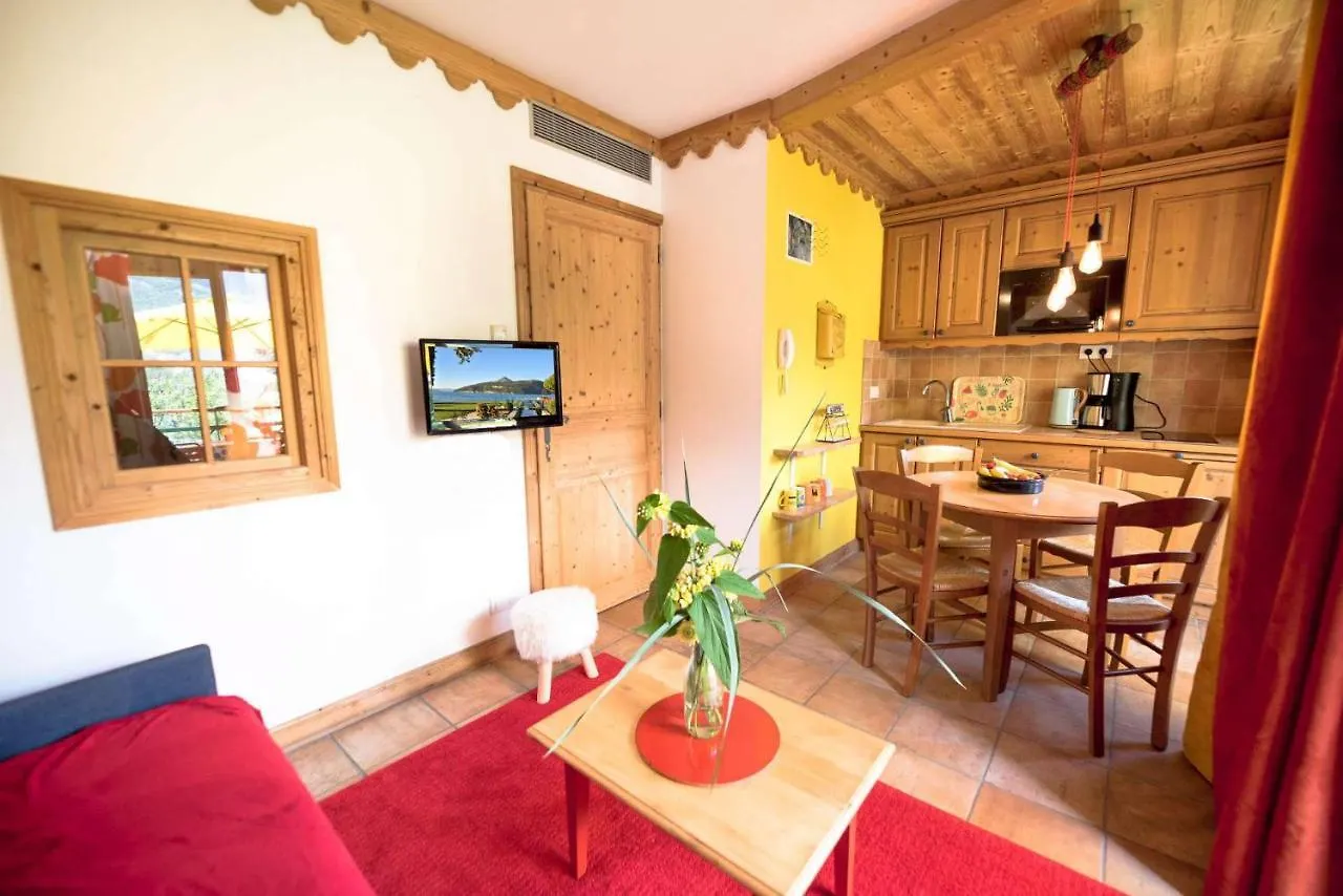 La Carte Postale Apartment Duingt 0*,  France